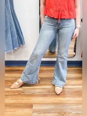 SHORT Judy Blue Mid Rise Flare Jeans JB82718 LIGHT WASH Split Destroyed Hem